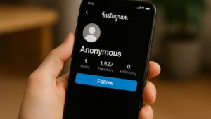 iPhone mostrando perfil anônimo no Instagram com botão de seguir e número de seguidores.